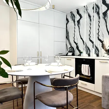 Wita Stwosza 14 - Check-in 20h - Parking Апартаменты